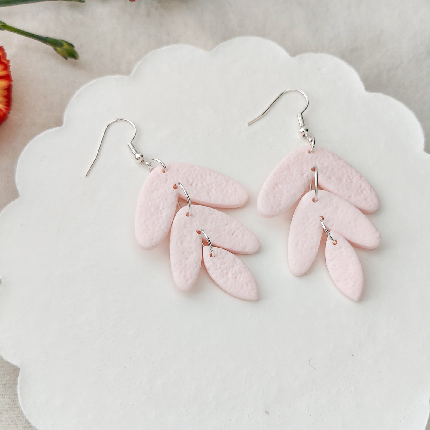 Vaaleanpunainen Kielo