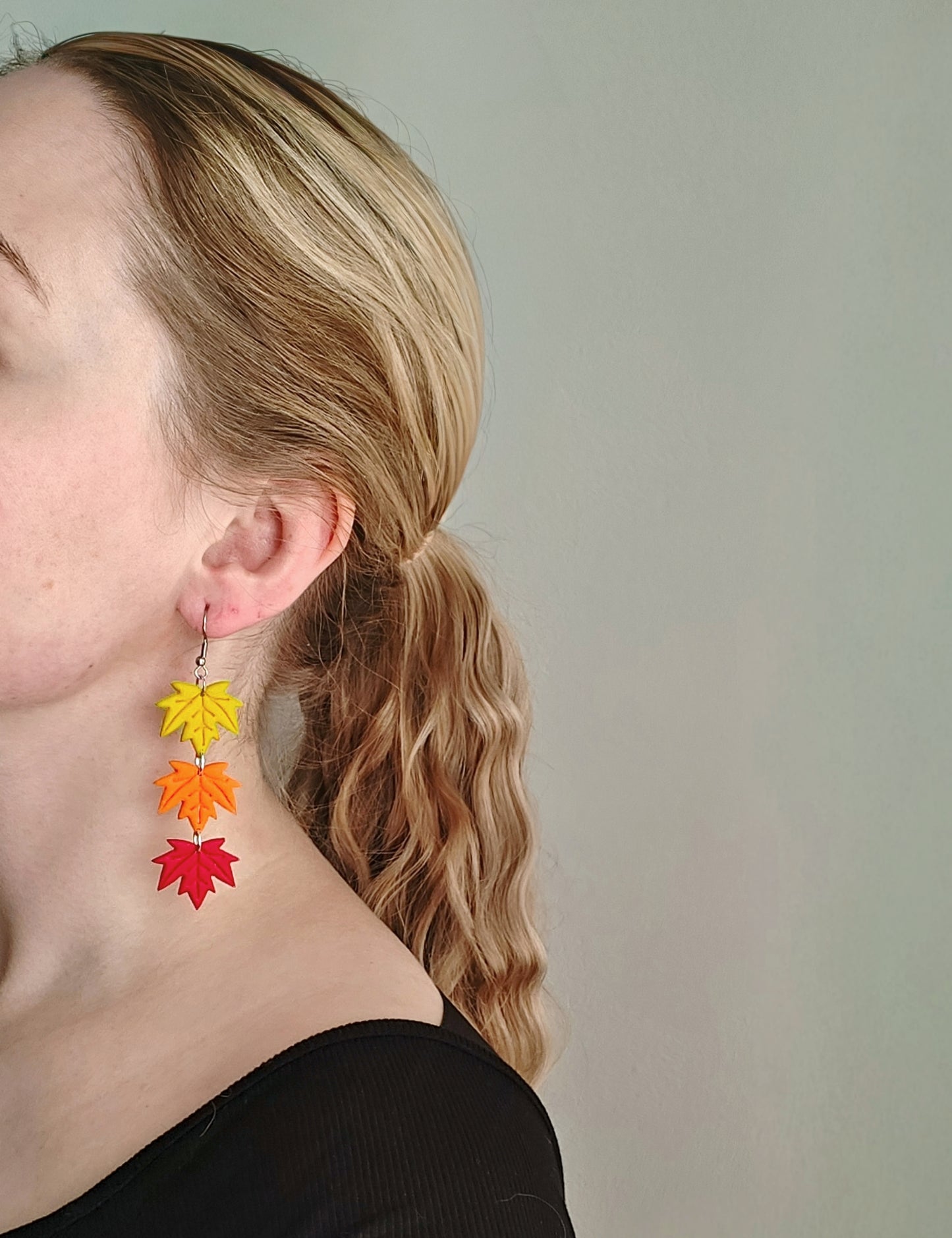 Isot roikkuvat lehdet